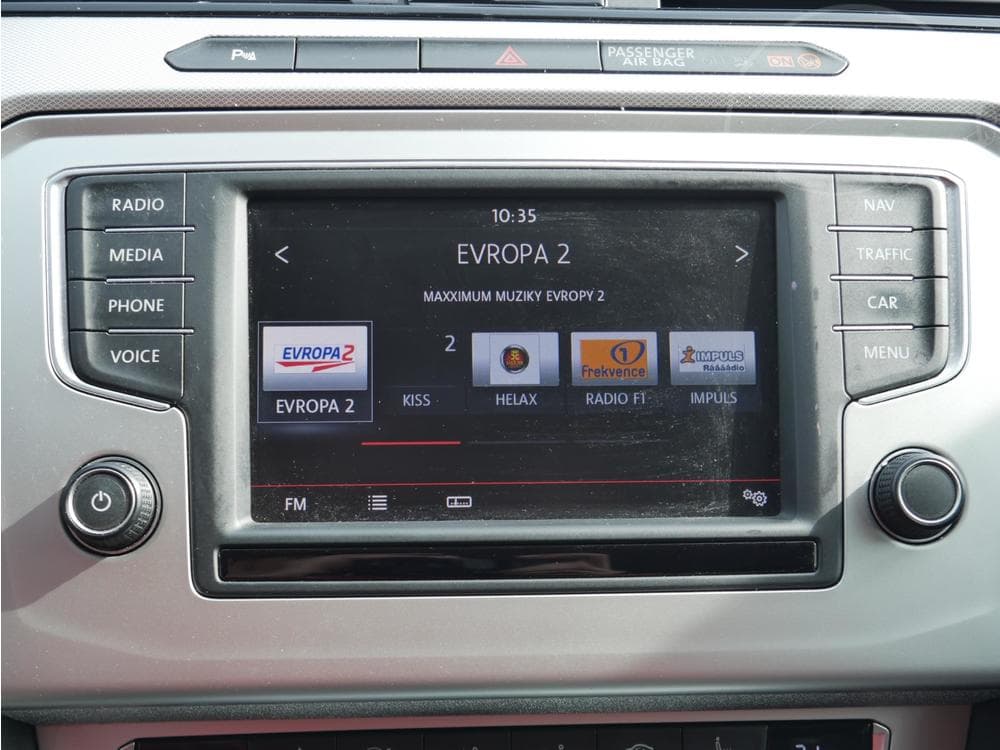 2015 Volkswagen PASSAT - 34