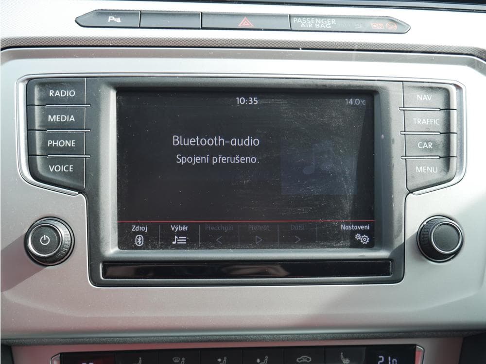 2015 Volkswagen PASSAT - 37
