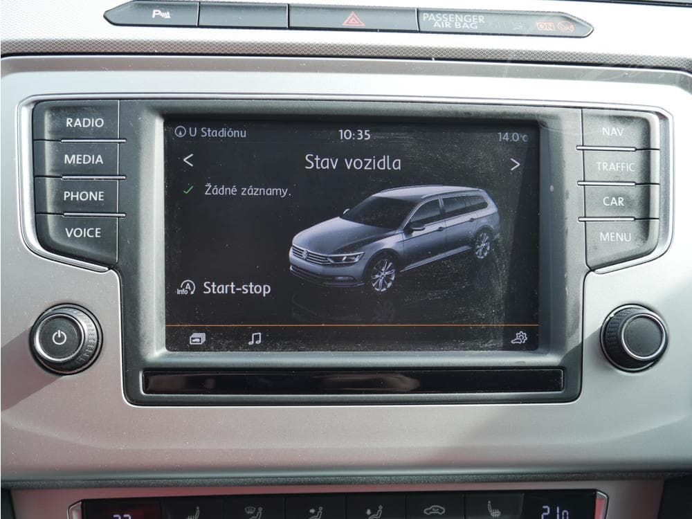 2015 Volkswagen PASSAT - 40