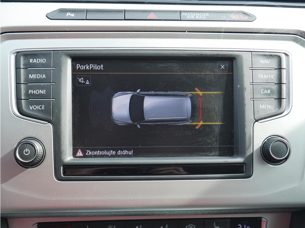 2015 Volkswagen PASSAT - 46
