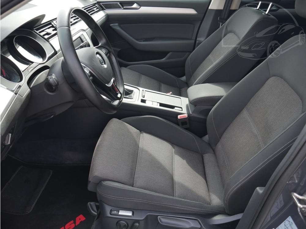 2015 Volkswagen PASSAT - 25