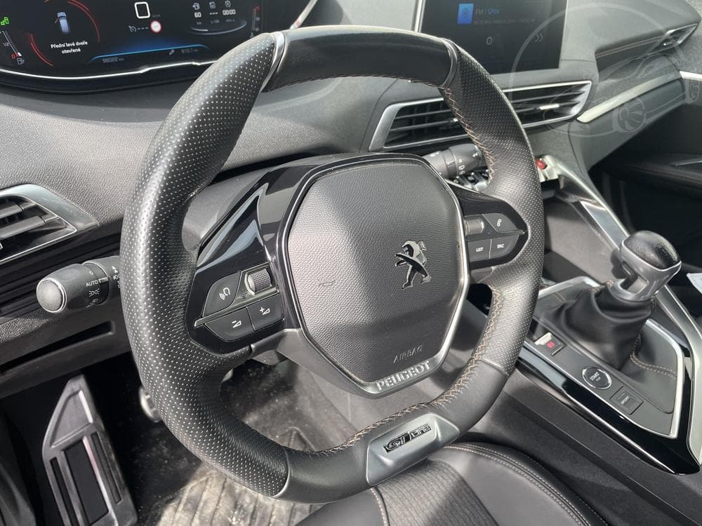 2018 Peugeot 3008 - 11