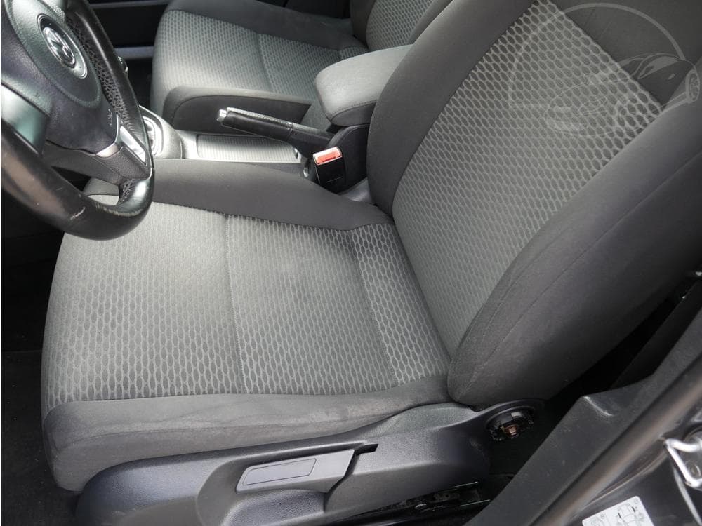 2013 Volkswagen GOLF - 9