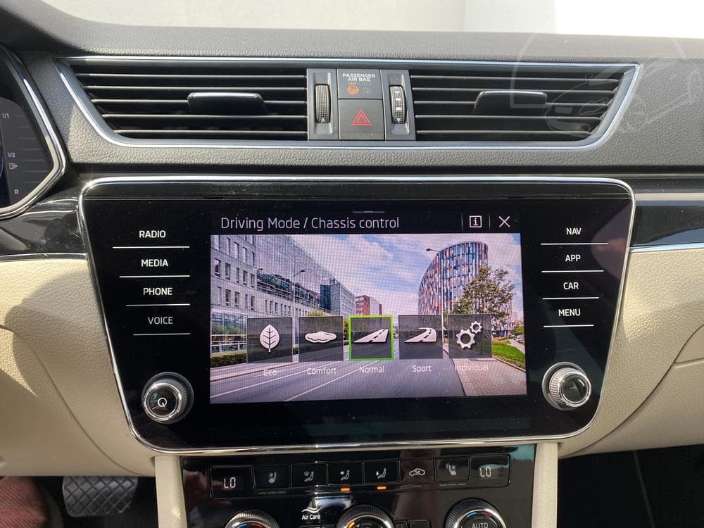 2022 Škoda SUPERB - 77