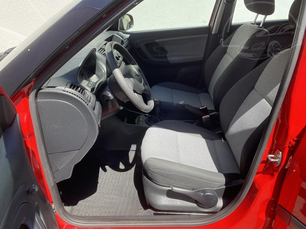 2011 Škoda FABIA - 17