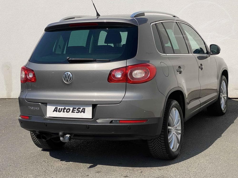 2011 Volkswagen TIGUAN - 4