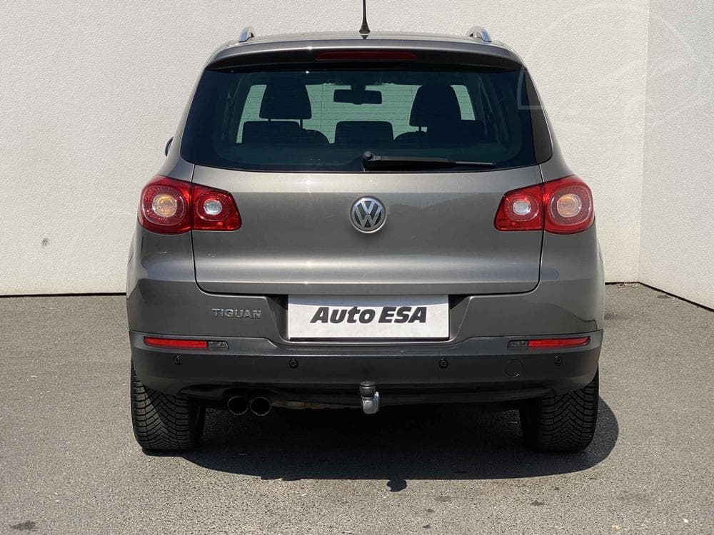2011 Volkswagen TIGUAN - 5