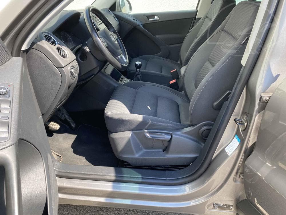 2011 Volkswagen TIGUAN - 9