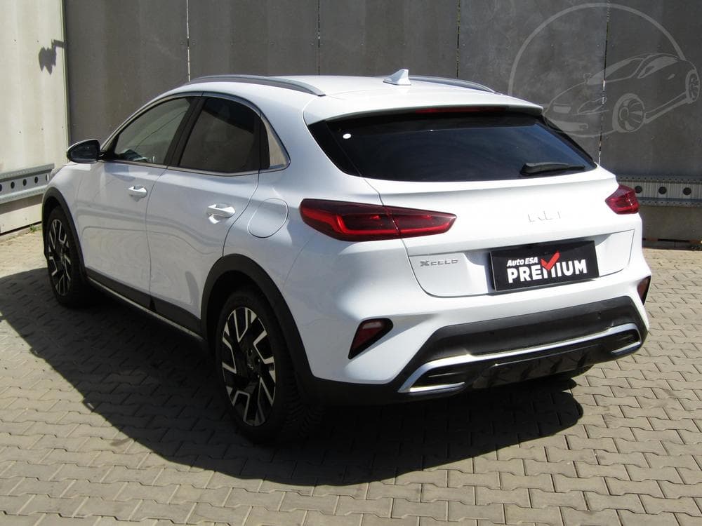 2023 Kia XCEED - 11