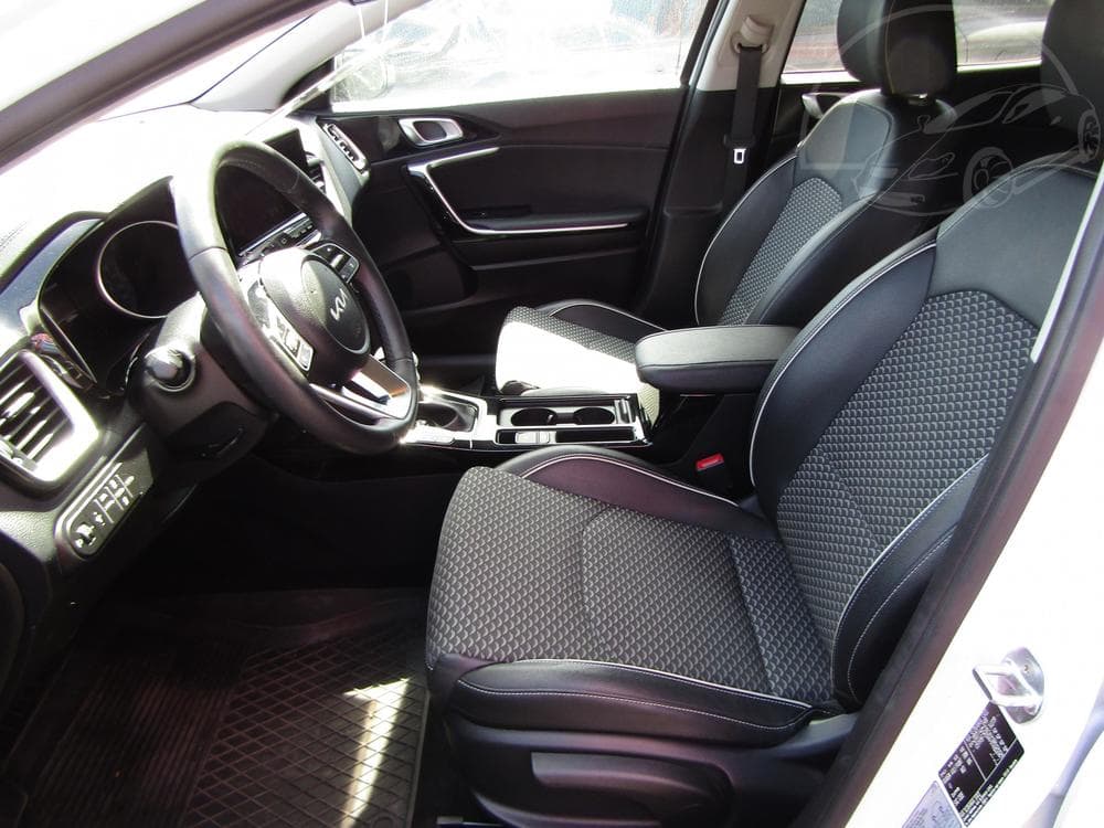 2023 Kia XCEED - 17
