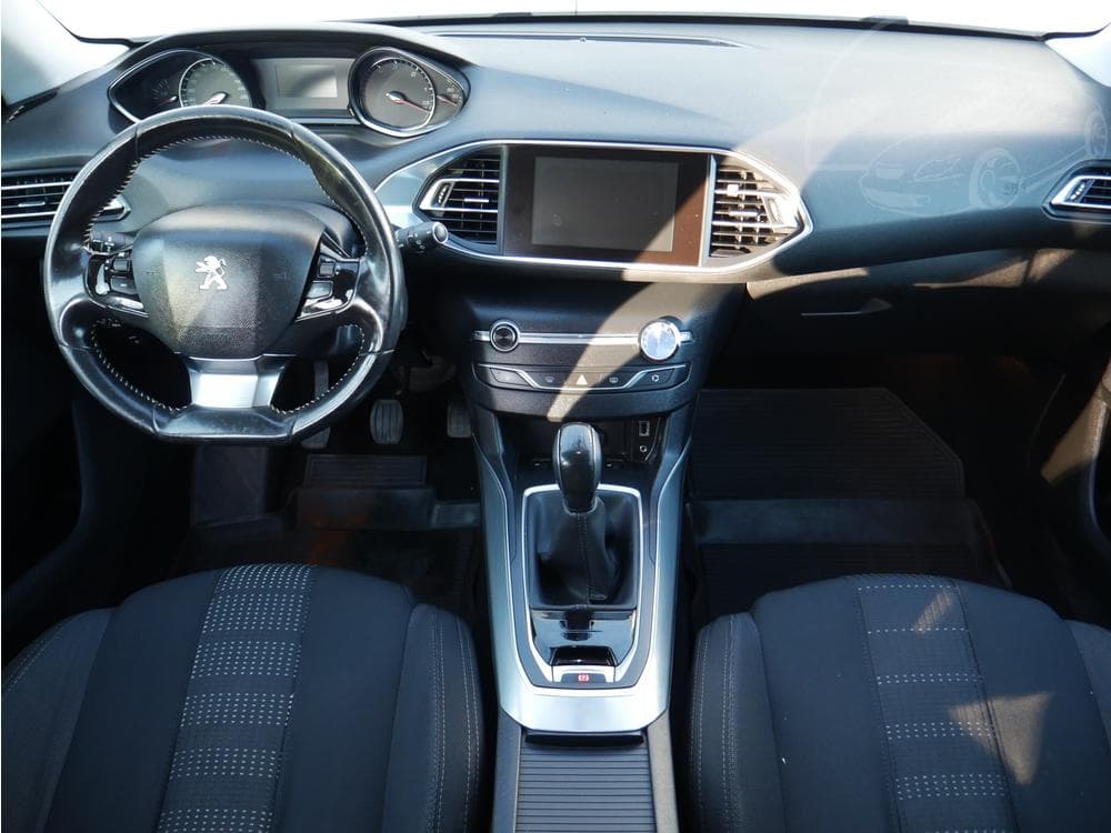 2015 Peugeot 308 - 8