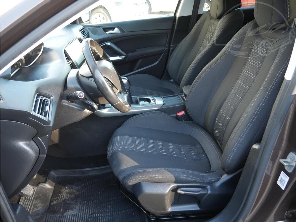 2015 Peugeot 308 - 9