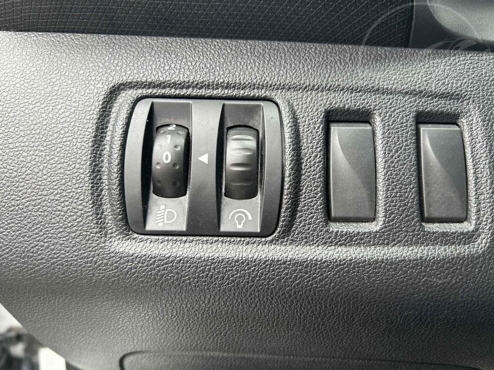 2016 Renault CLIO - 17