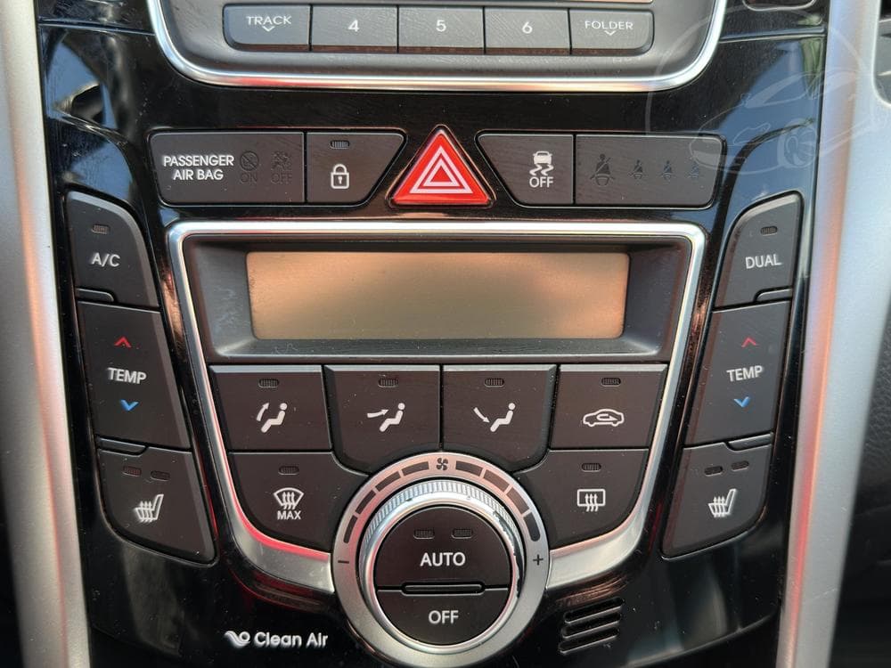 2012 Hyundai i30 - 14