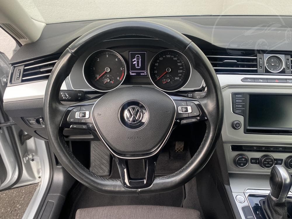 2016 Volkswagen PASSAT - 51