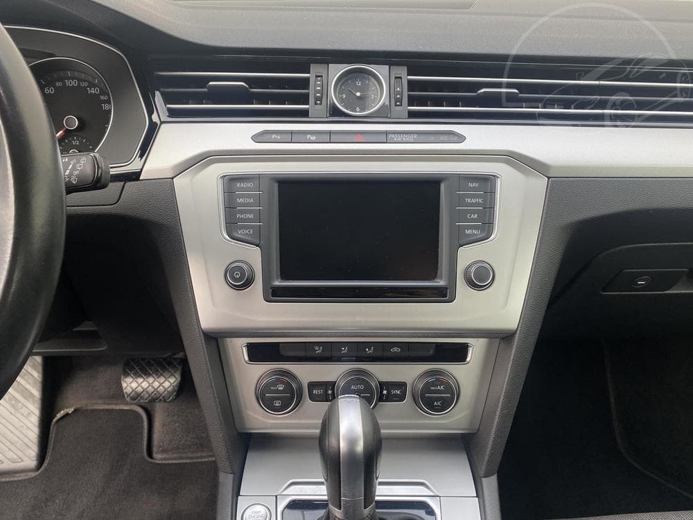 2016 Volkswagen PASSAT - 56