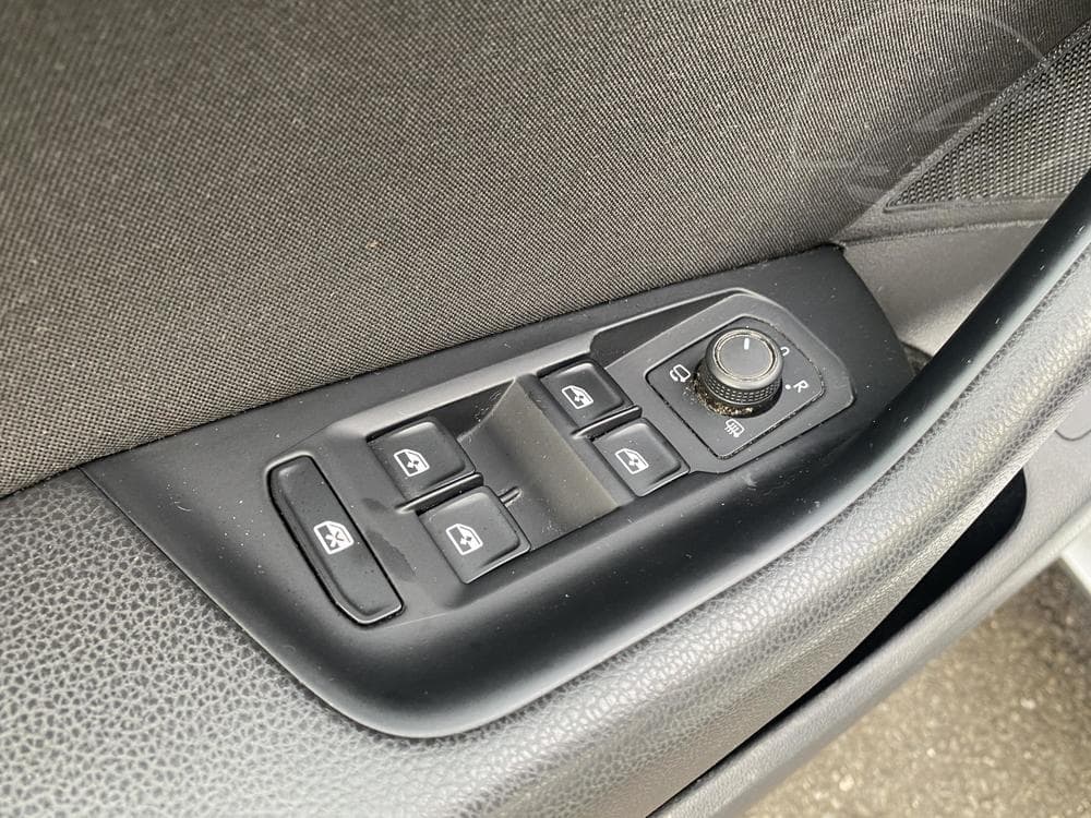 2016 Volkswagen PASSAT - 61
