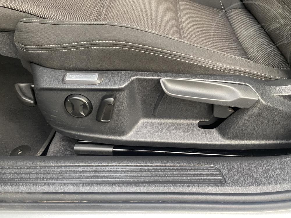 2016 Volkswagen PASSAT - 71