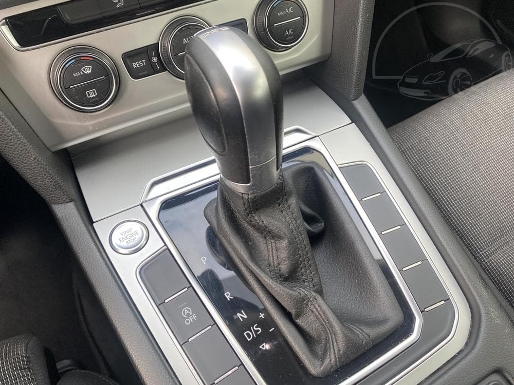 2016 Volkswagen PASSAT - 81