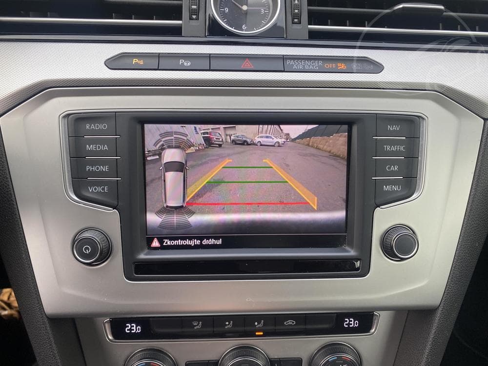 2016 Volkswagen PASSAT - 86