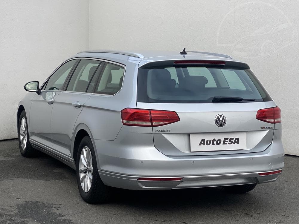 2016 Volkswagen PASSAT - 26
