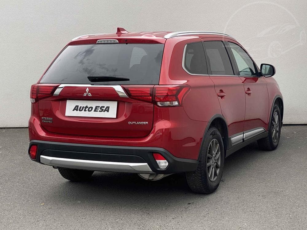 2017 Mitsubishi OUTLANDER - 4