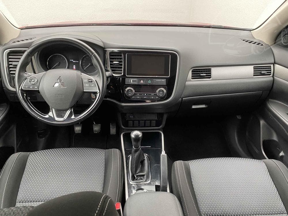 2017 Mitsubishi OUTLANDER - 8