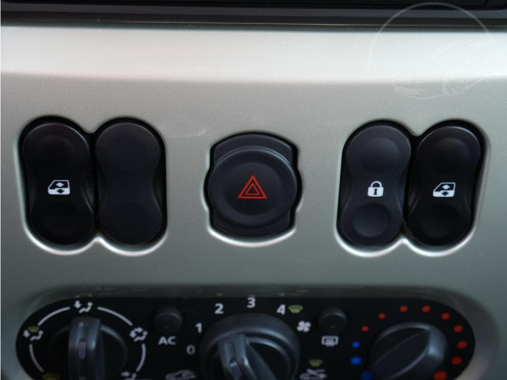 2012 Dacia SANDERO - 12