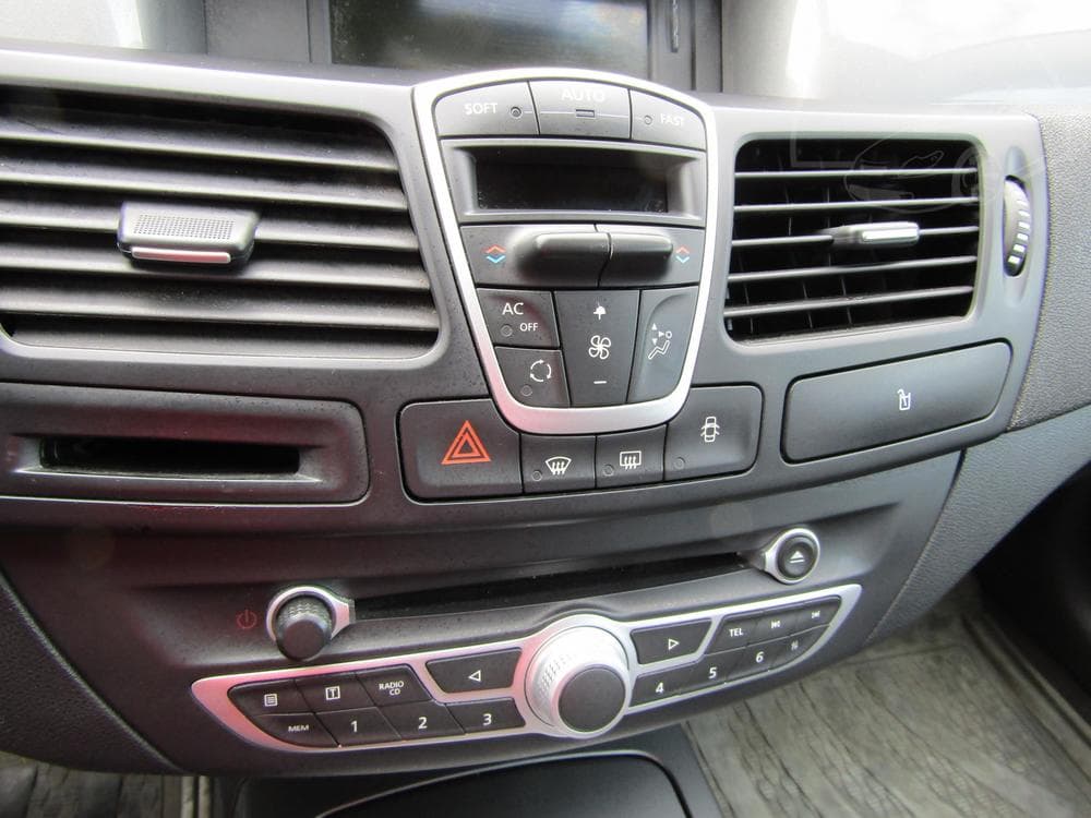 2013 Renault LAGUNA - 11