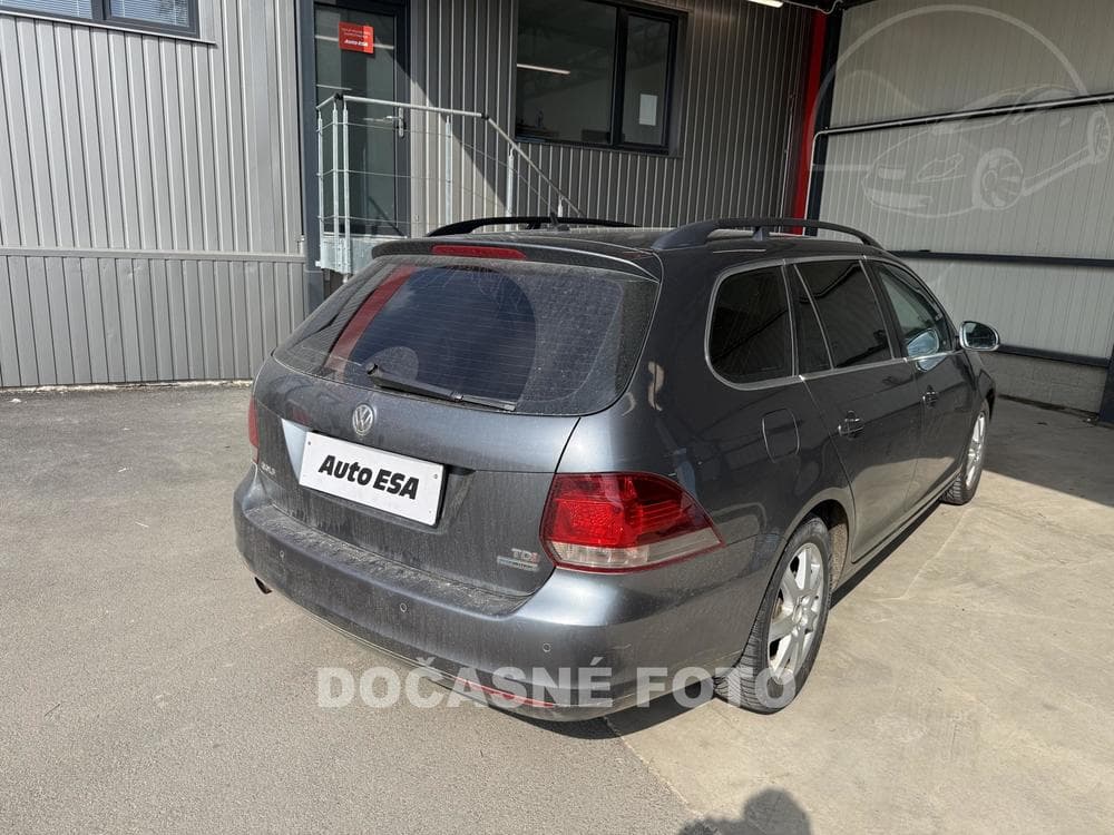 2011 Volkswagen GOLF - 2