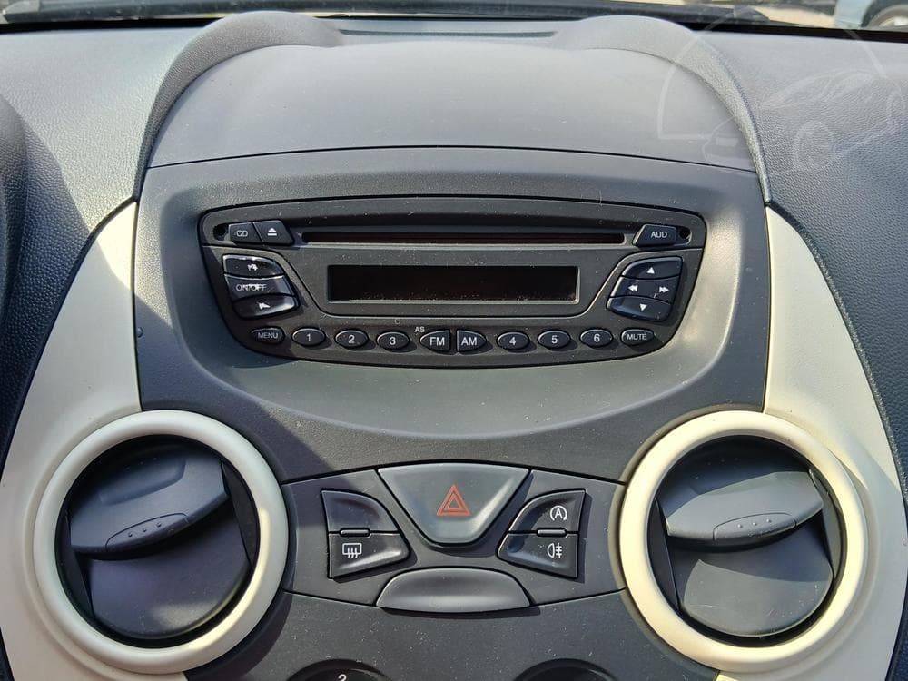 2012 Ford KA - 11