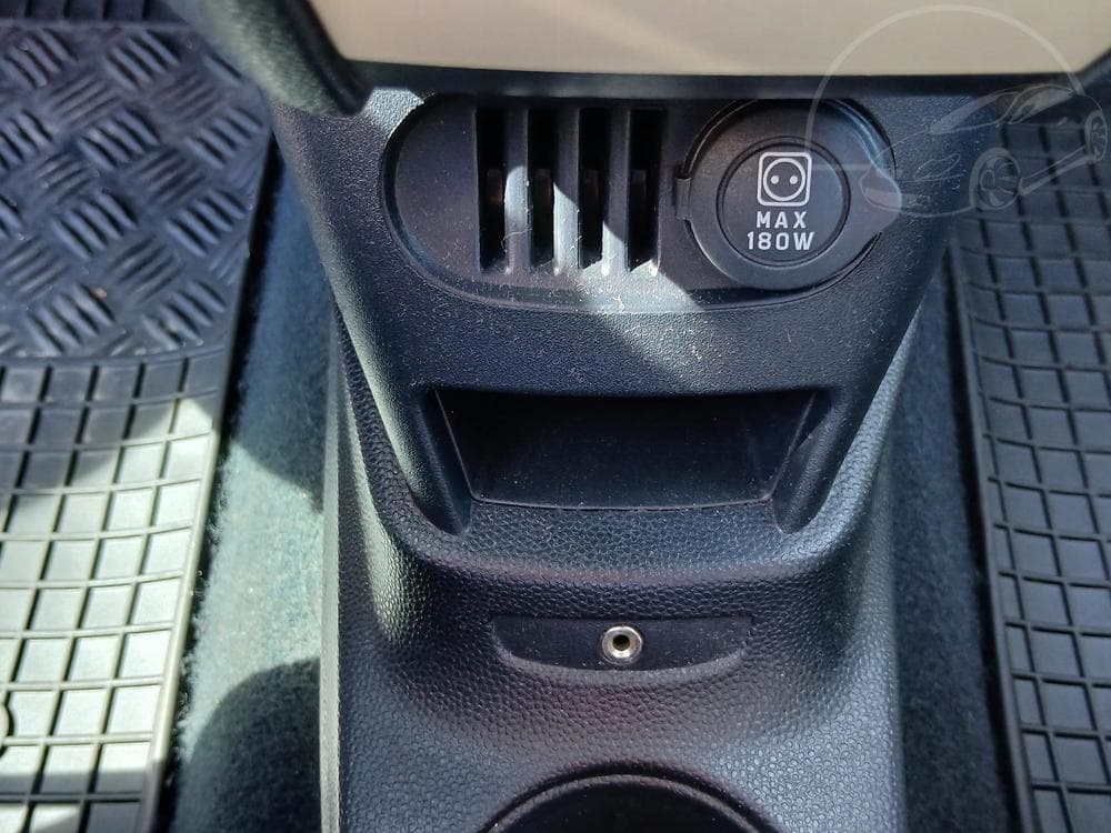2012 Ford KA - 13