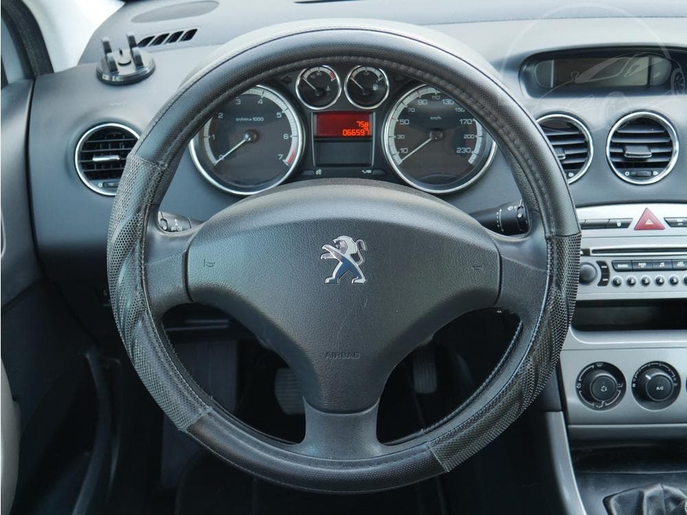 2012 Peugeot 308 - 11