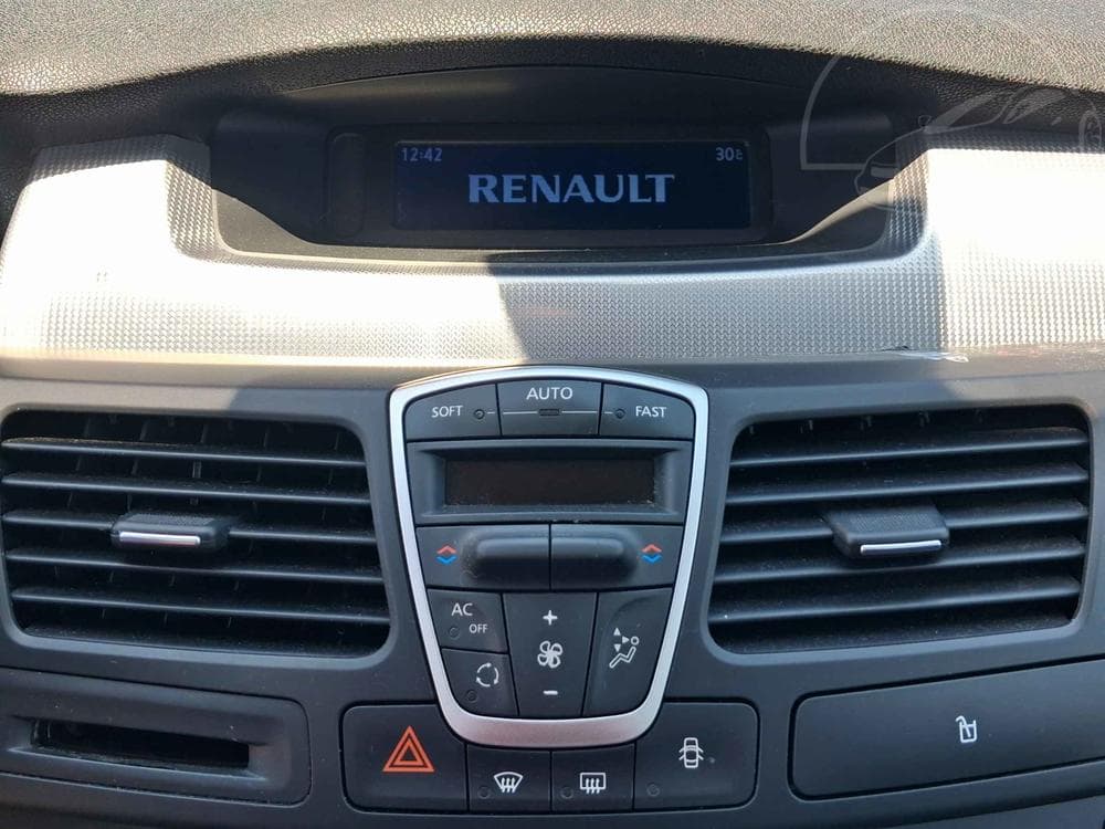 2013 Renault LAGUNA - 12