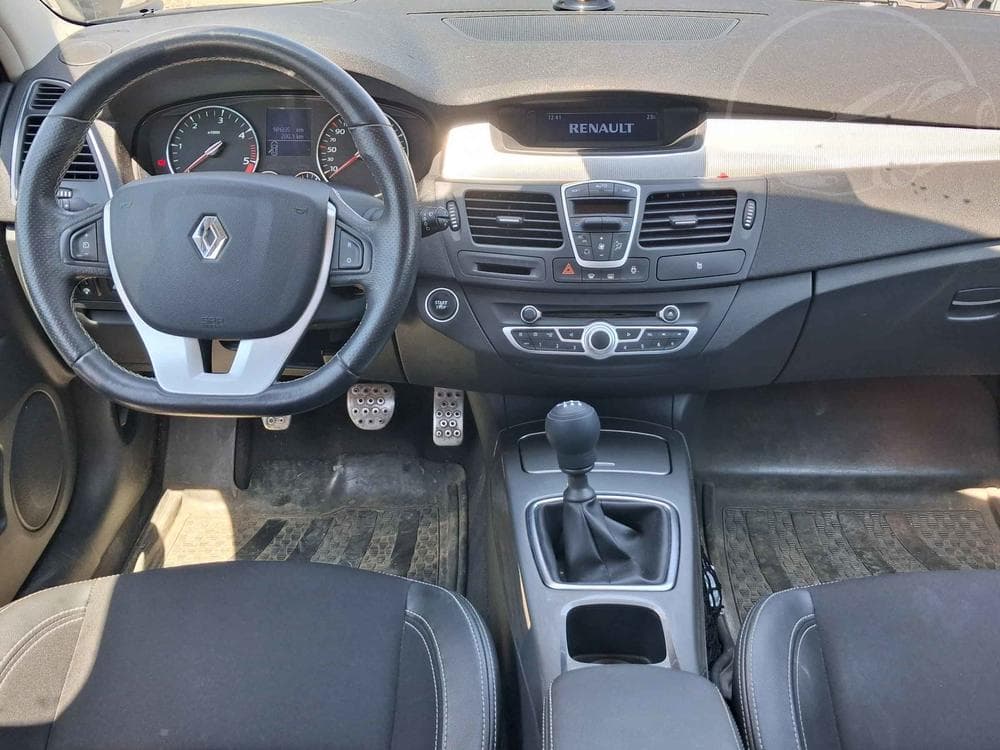2013 Renault LAGUNA - 8