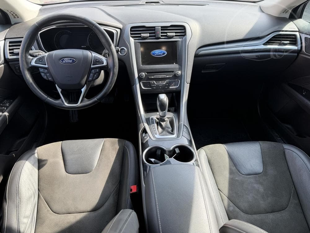 2017 Ford MONDEO - 43