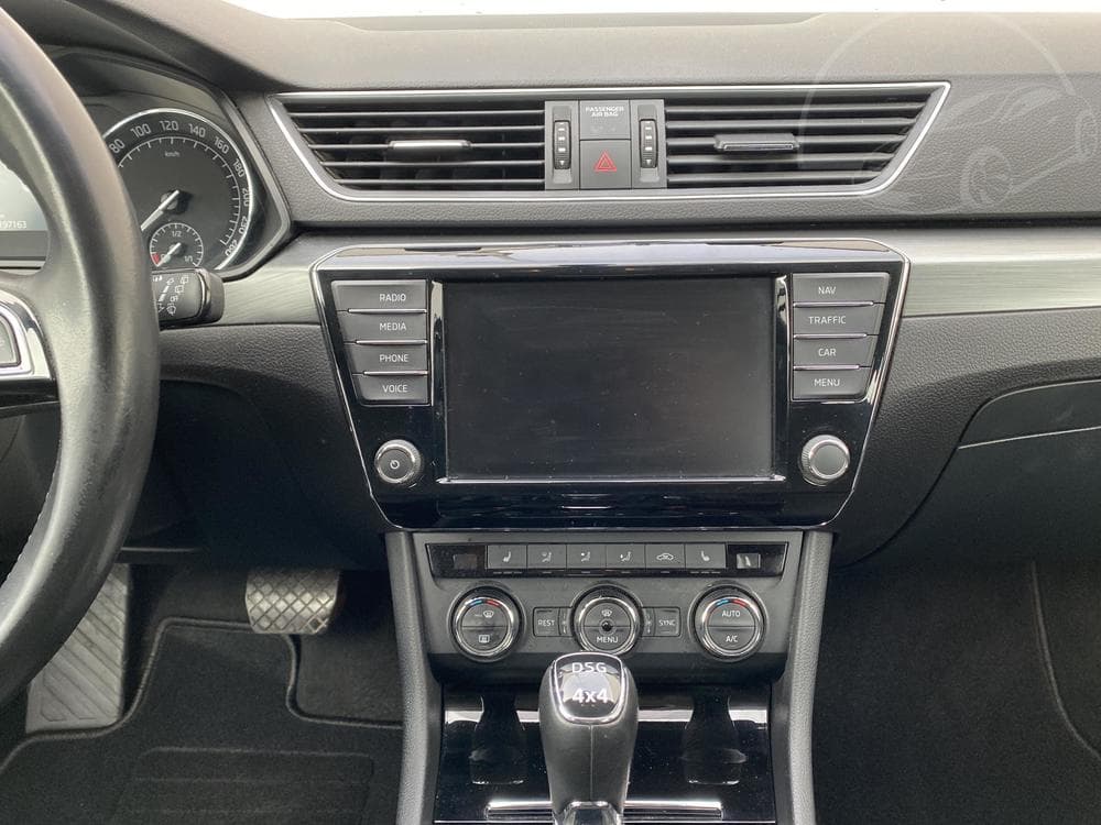 2015 Škoda SUPERB - 43