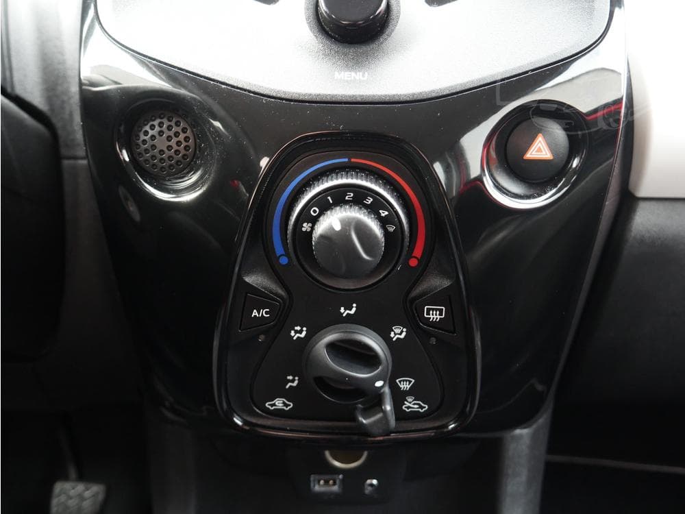 2018 Peugeot 108 - 13