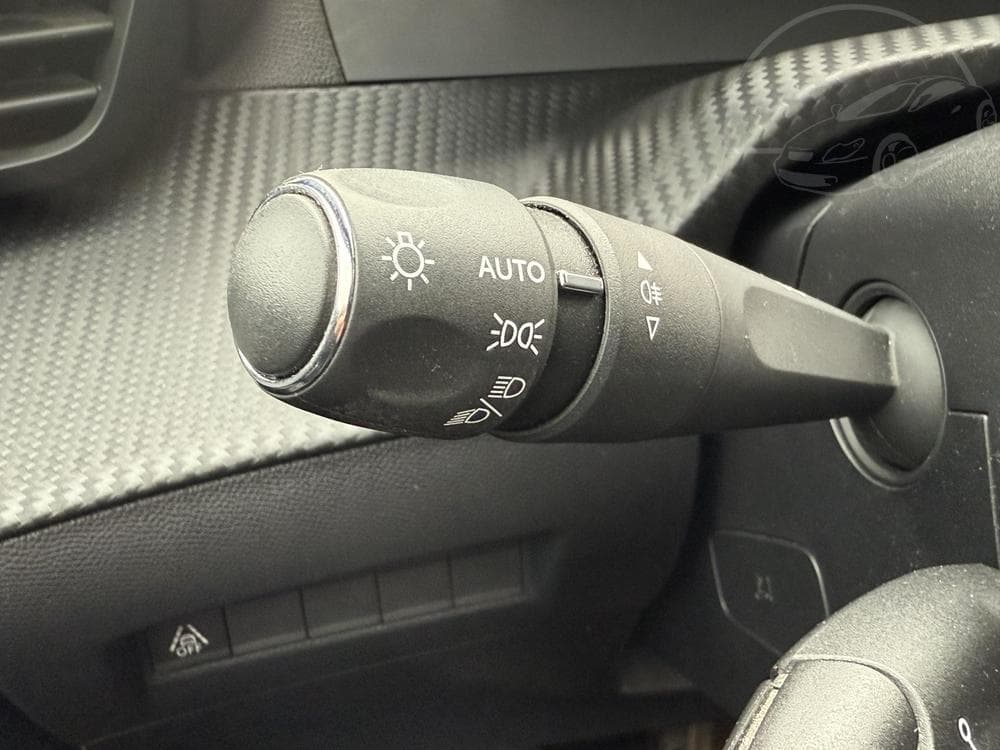 2020 Peugeot 208 - 12
