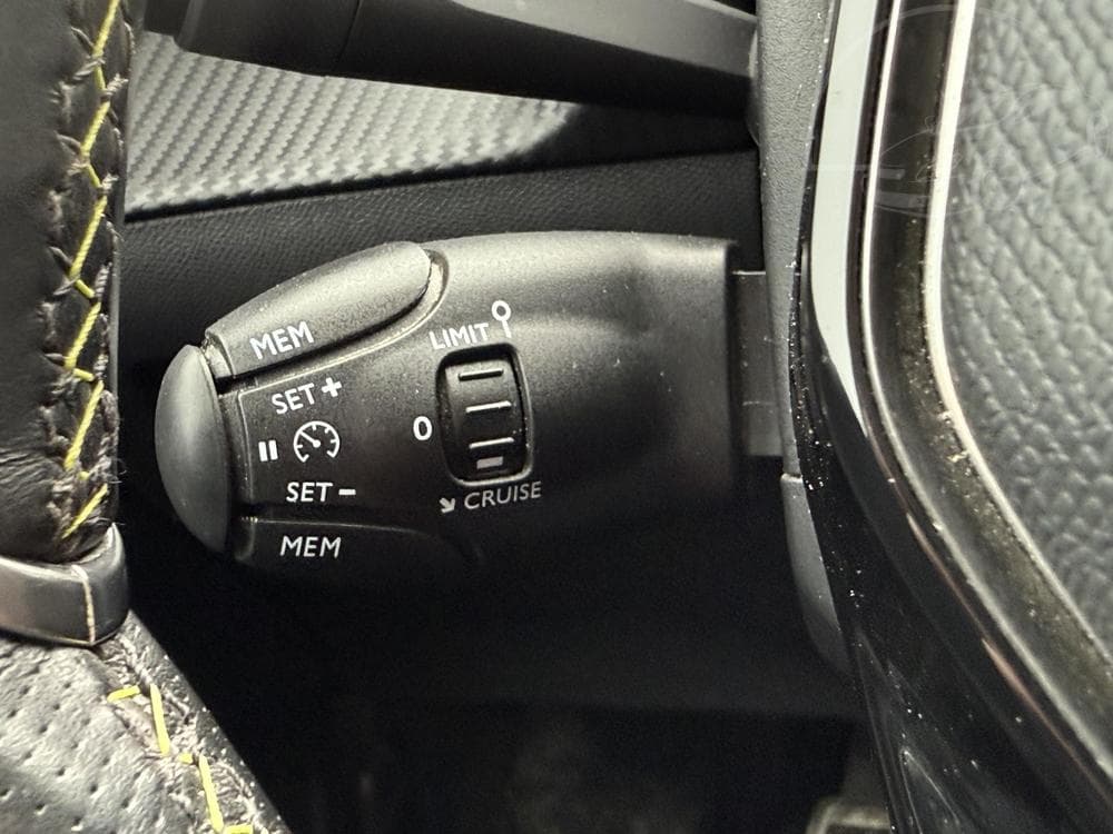 2020 Peugeot 208 - 13