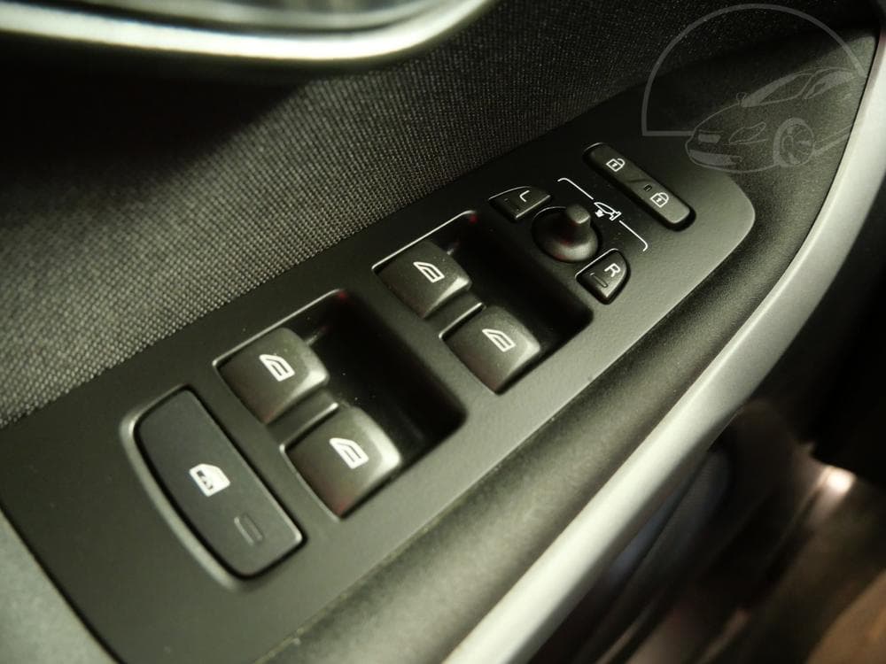 2018 Volvo V40 - 14