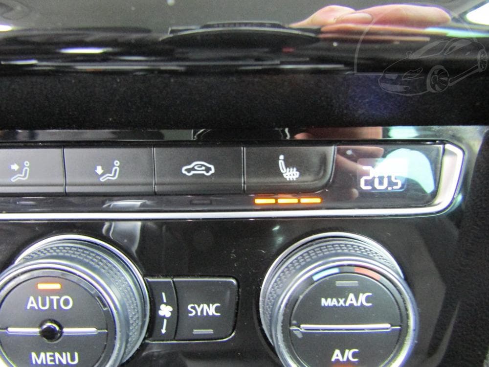 2015 Volkswagen PASSAT - 19