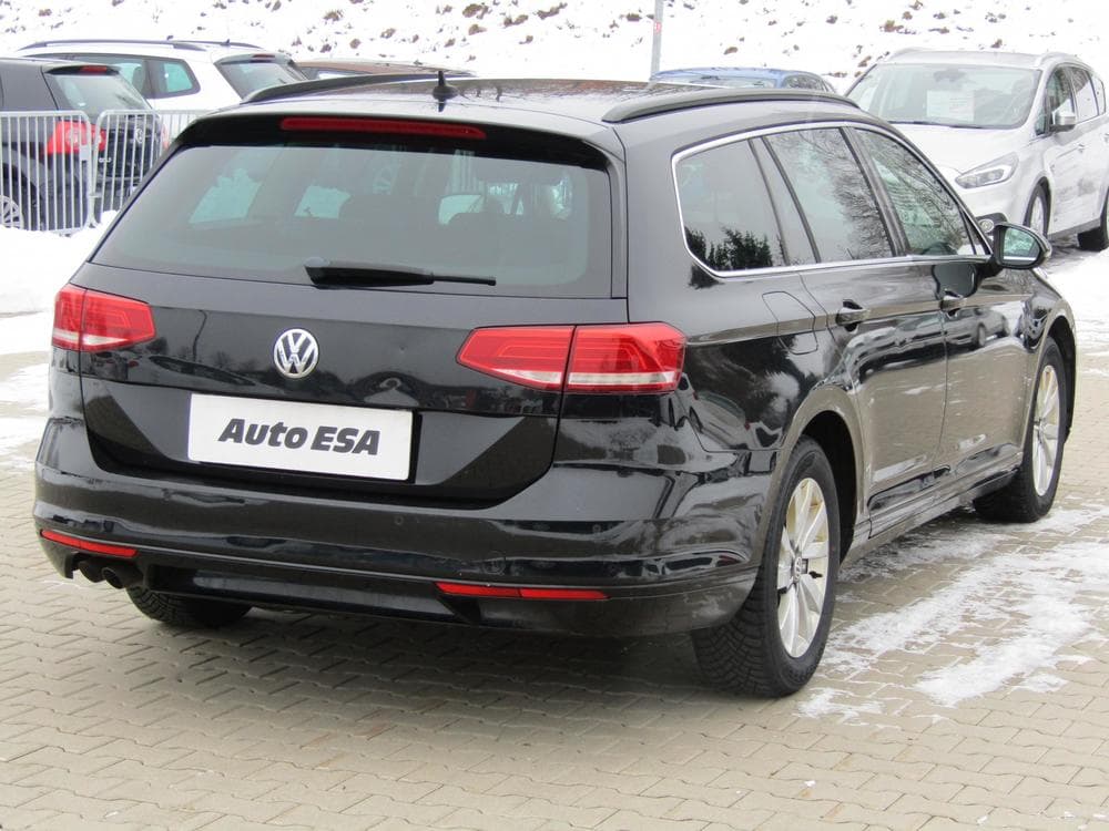 2015 Volkswagen PASSAT - 4