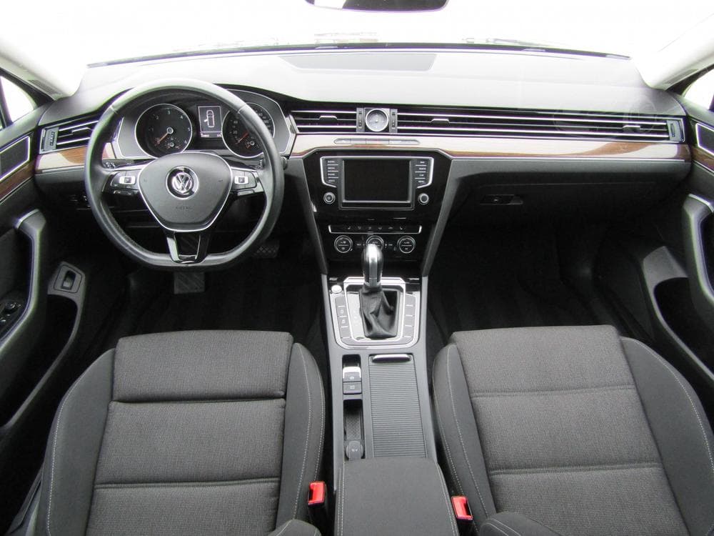 2015 Volkswagen PASSAT - 8