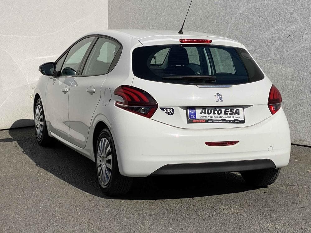 2017 Peugeot 208 - 6
