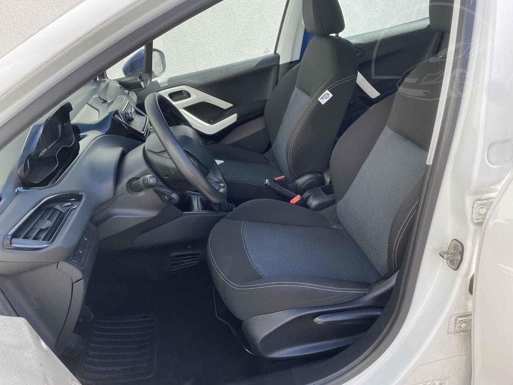 2017 Peugeot 208 - 9