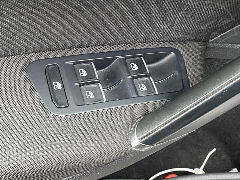 2017 Volkswagen Golf - 11