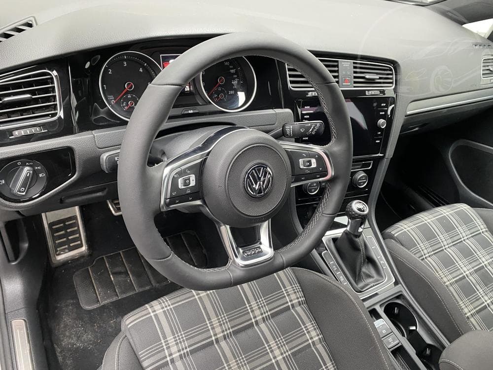 2017 Volkswagen Golf - 12