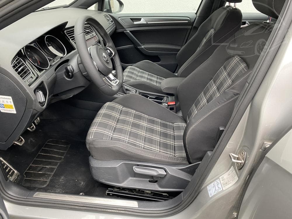 2017 Volkswagen Golf - 9