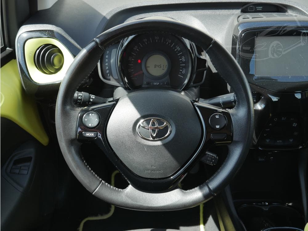 2017 Toyota AYGO - 21